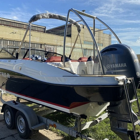 Катер Slider 230 с ПЛМ Yamaha F200 Катер Slider 230 с ПЛМ Yamaha F200